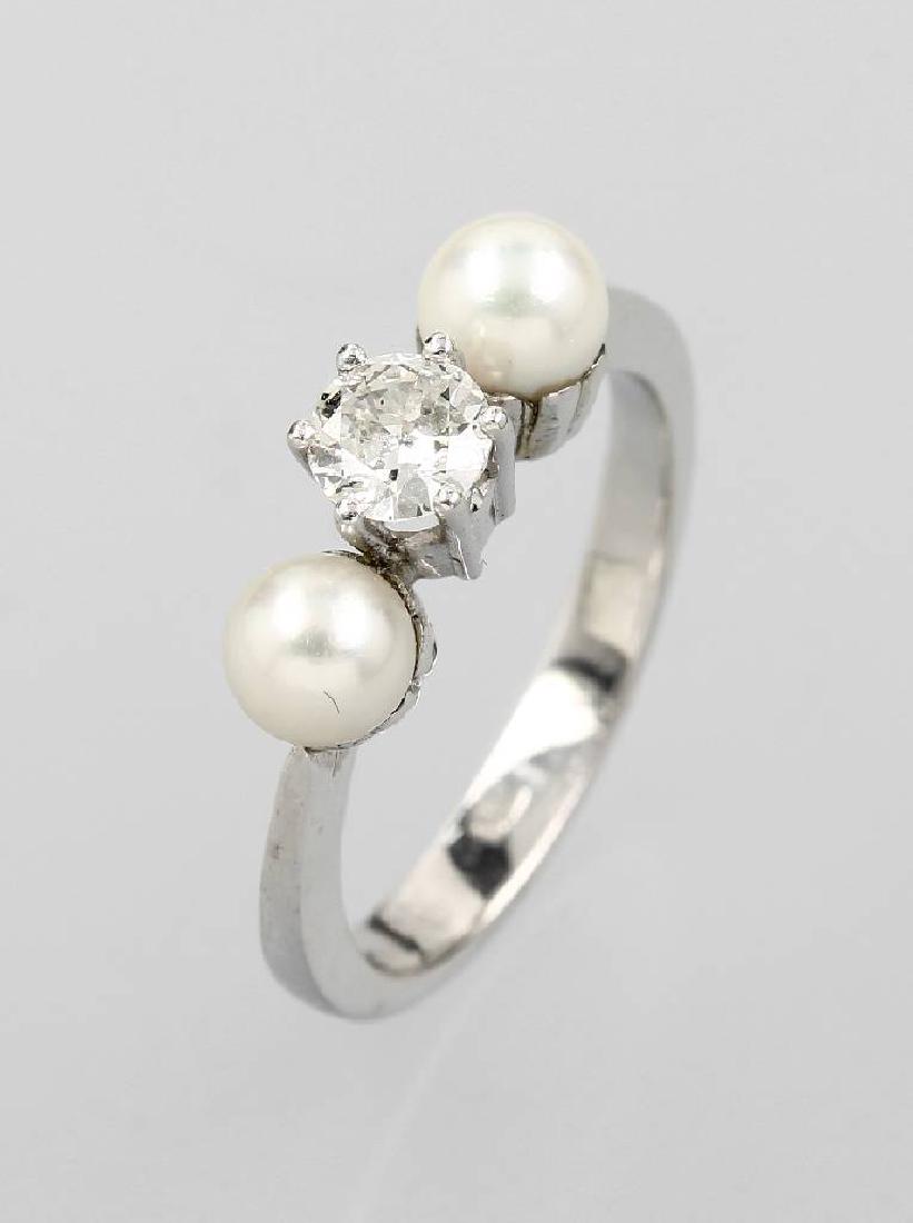 18 kt gold ring with cultured pearls and brilliants (1 of 1)