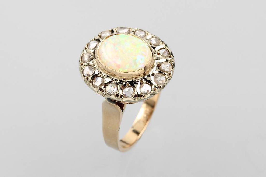 18 kt gold ring with opal and diamonds (1 of 1)