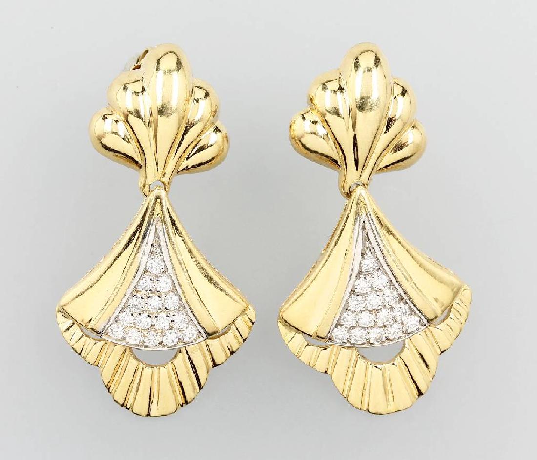 Pair of 18 kt gold earrings with brilliants (1 of 1)