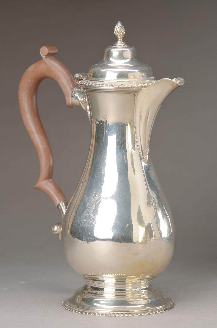 pot, Chester, 1929: pot, Chester, 1929, Sterling silver, edges with cord ornament, handle Bakelite , H. approx. 23cm, approx. 365 g