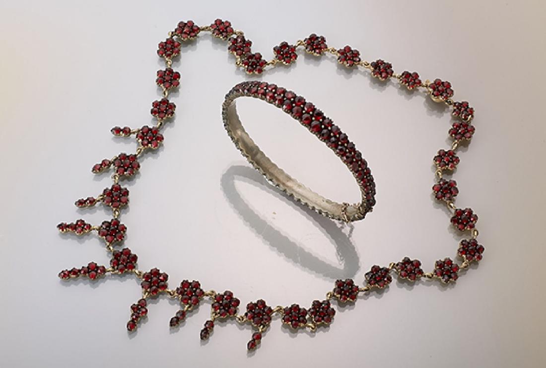 Lot with garnets, tombac (1 of 1)