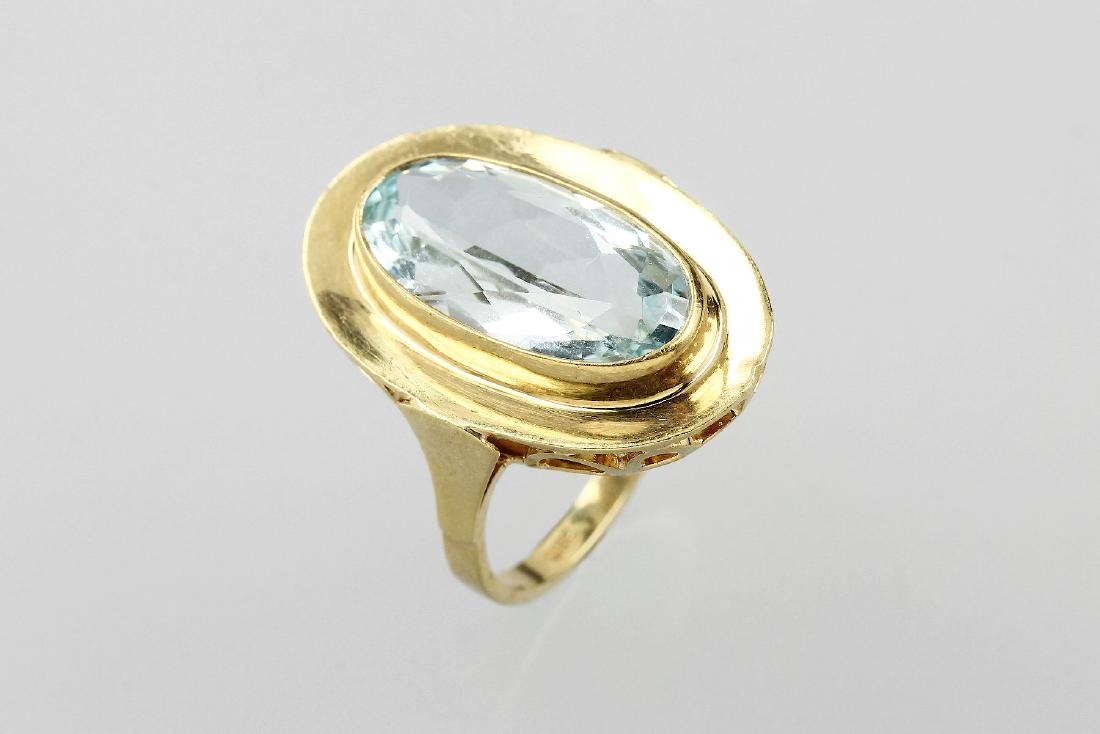14 kt gold ring with aquamarine: 14 kt gold ring with aquamarine , YG 585/000, oval bevelled aquamarine approx. 6.0 ct, ringsize 52, approx. 5.40 g, signs of usage