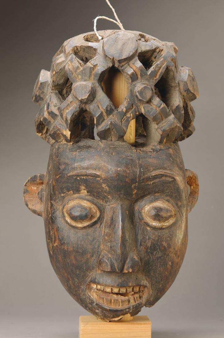 Mask, probably Bamileke, Cameroon, 1.H.20th c., walnut (1 of 1)