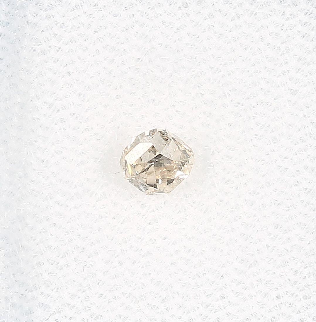 Loose diamond in radiant cut (1 of 3)