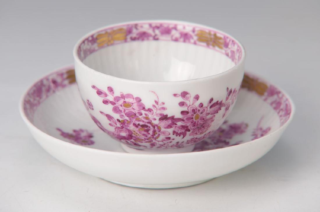 cup with saucer, Meissen, around 1735, opulentpurple (1 of 1)