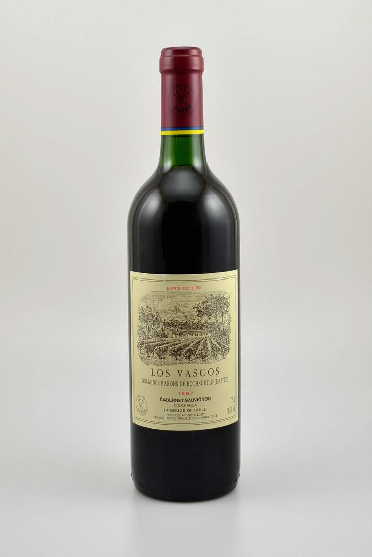 3 bottles 1997 Los Vascos Domaines Barons de Rothschild: 3 bottles 1997 Los Vascos Domaines Barons de Rothschild (Lafite), Cabernet Sauvignon, Colchagua Valley, Chile, je ca. 75 cl, 12,5 % Vol., filling levels: top shoulder to into neck, very good condition
