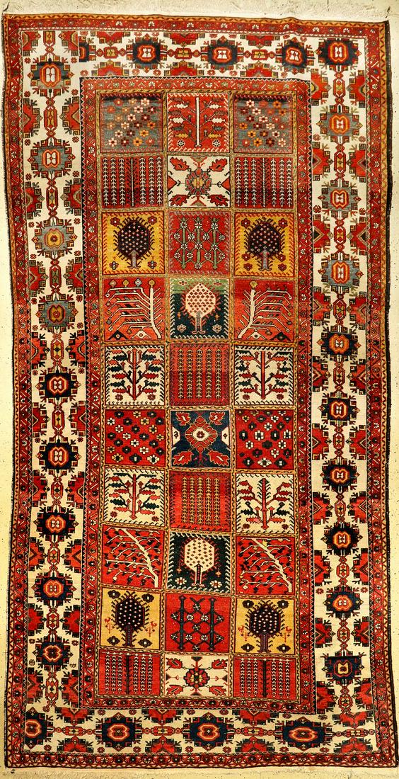 Rare Bakhtiari 'Kelleh-Carpet', (1 of 10)