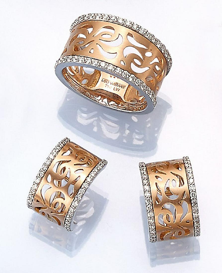 18 kt gold LEO WITTWER jewelry set with diamonds: 18 kt gold LEO WITTWER jewelry set with diamonds , RoseG/WG 750/000, comprised of: Pair of earrings and ring ringsize 58, satin finished, fret work, brilliants total approx. 1.07 ct Wesselton/si engra