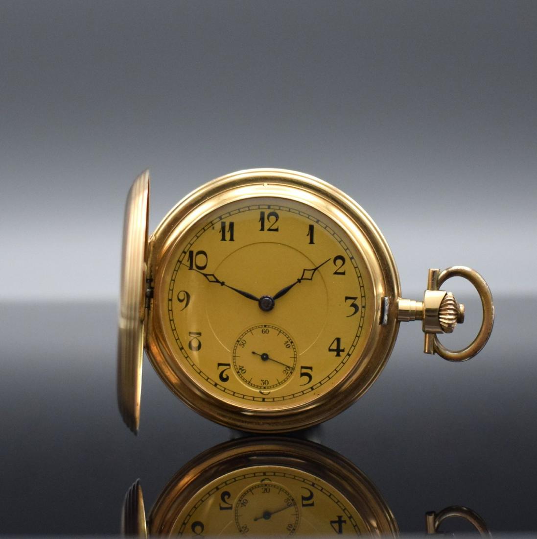 14k pink gold hunting cased pocket watch: 14k pink gold hunting cased pocket watch, Switzerland around 1910, 3-cover gold case, hunter cover with monogram, metal dial with Arabic numerals, cathedrale-hands, silvered lever movement with fausse