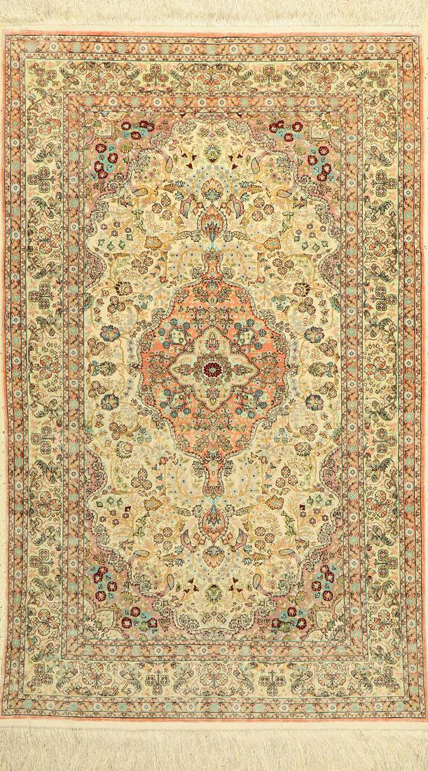 Hereke silk fine, China, approx. 40 years, pure natural: Hereke silk fine, China, approx. 40 years, pure natural silk, approx. 152 x 94 cm approx.1.0 million kn/sm, condition: 2.Rugs & Carpets