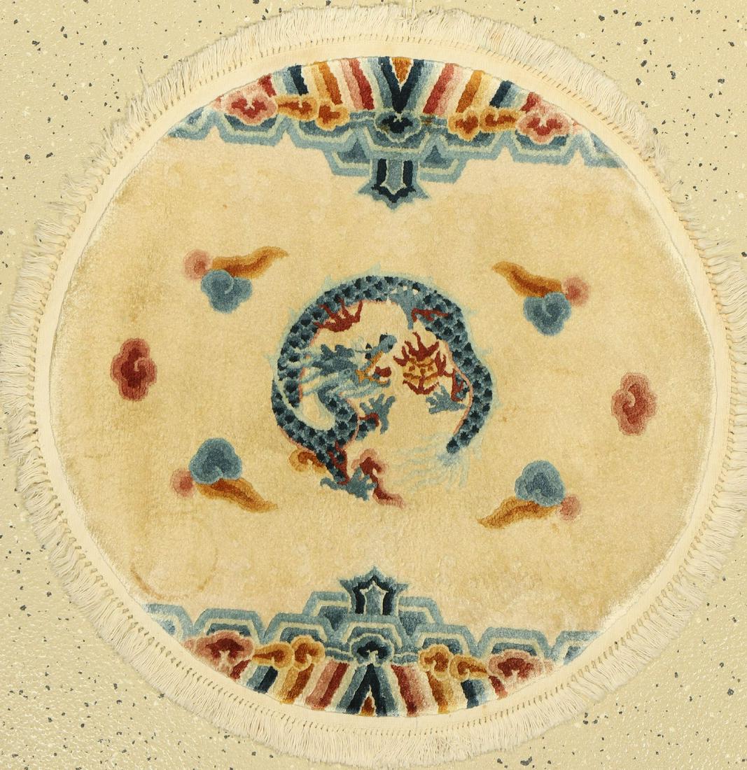 Dragon carpet silk (round), China, around 1960, pure: Dragon carpet silk (round), China, around 1960, pure natural silk, approx. 60 cm, condition: 2.Rugs, Carpets & Flatweaves