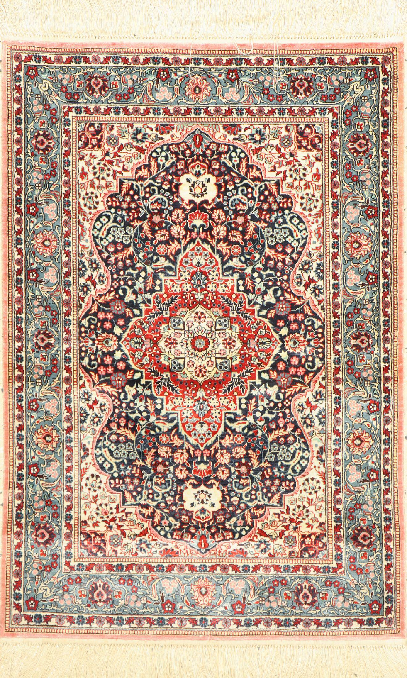 Hereke silk fine, China, approx. 40 years, pure natural: Hereke silk fine, China, approx. 40 years, pure natural silk, approx. 92 x 62cm approx. 1.0 million kn/sm, condition: 2.Rugs & Carpets