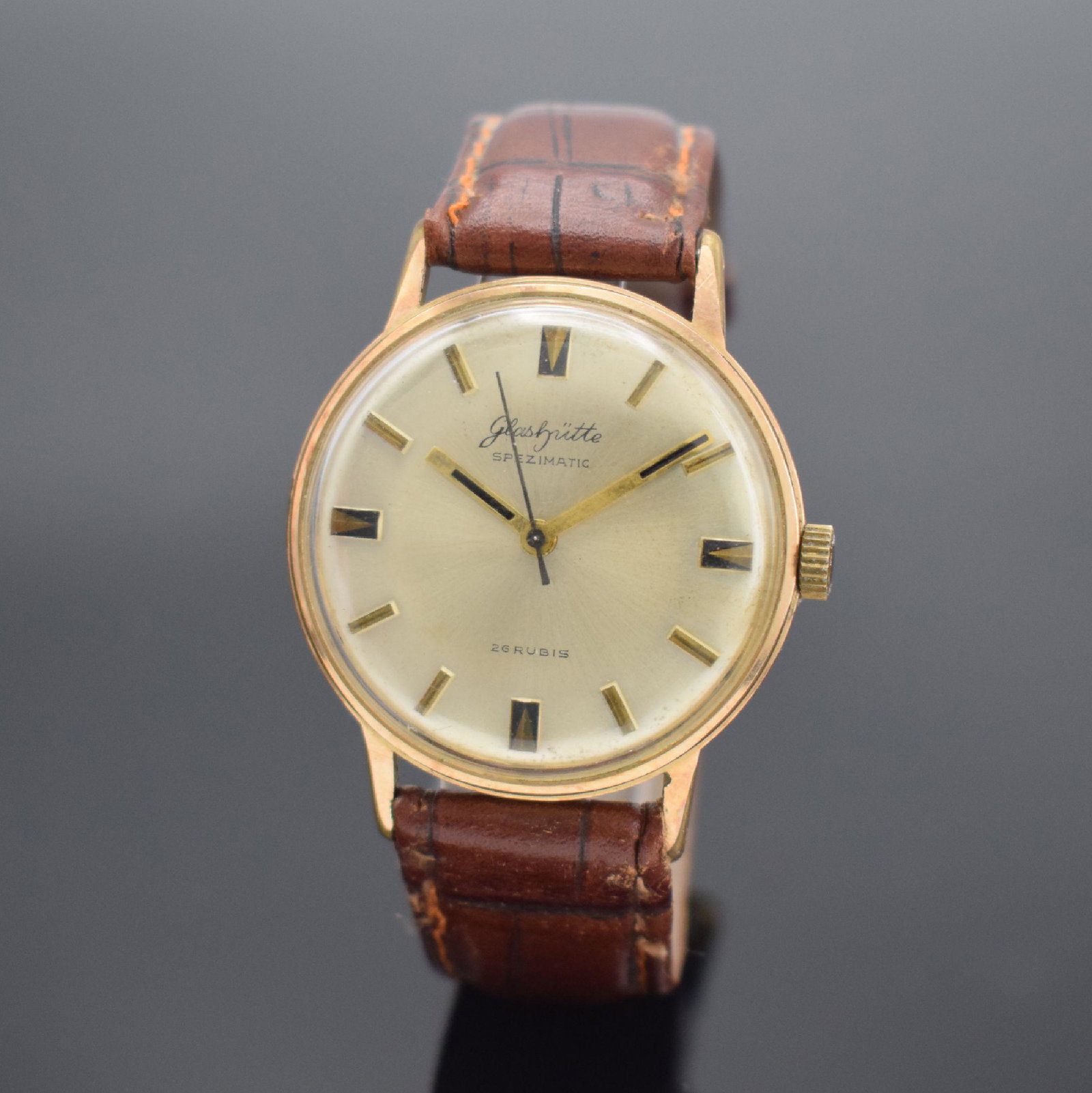 GUB GLASHUeTTE Spezimatic gents wristwatch: GUB GLASHUeTTE Spezimatic gents wristwatch, GDR around 1970, self winding, gold plated case with snap on stainless steel case-back, silvered dial with gilded indices, nickel plated movement calibre 74