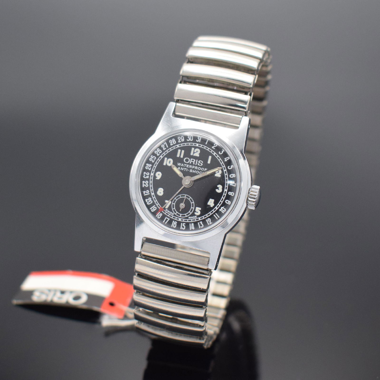 ORIS nearly mint manual wound wristwatch (1 of 4)