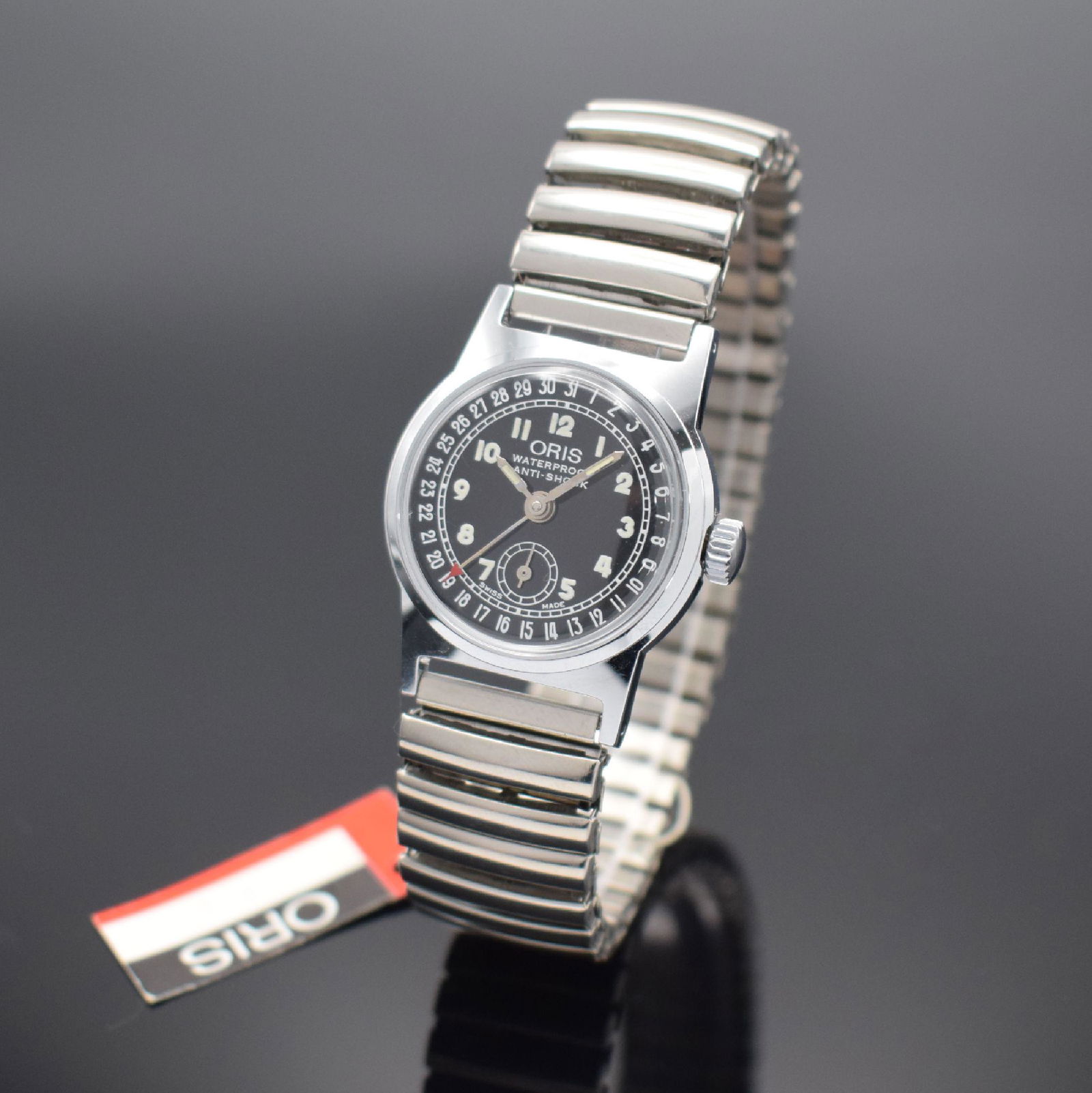 ORIS nearly mint manual wound wristwatch (1 of 4)