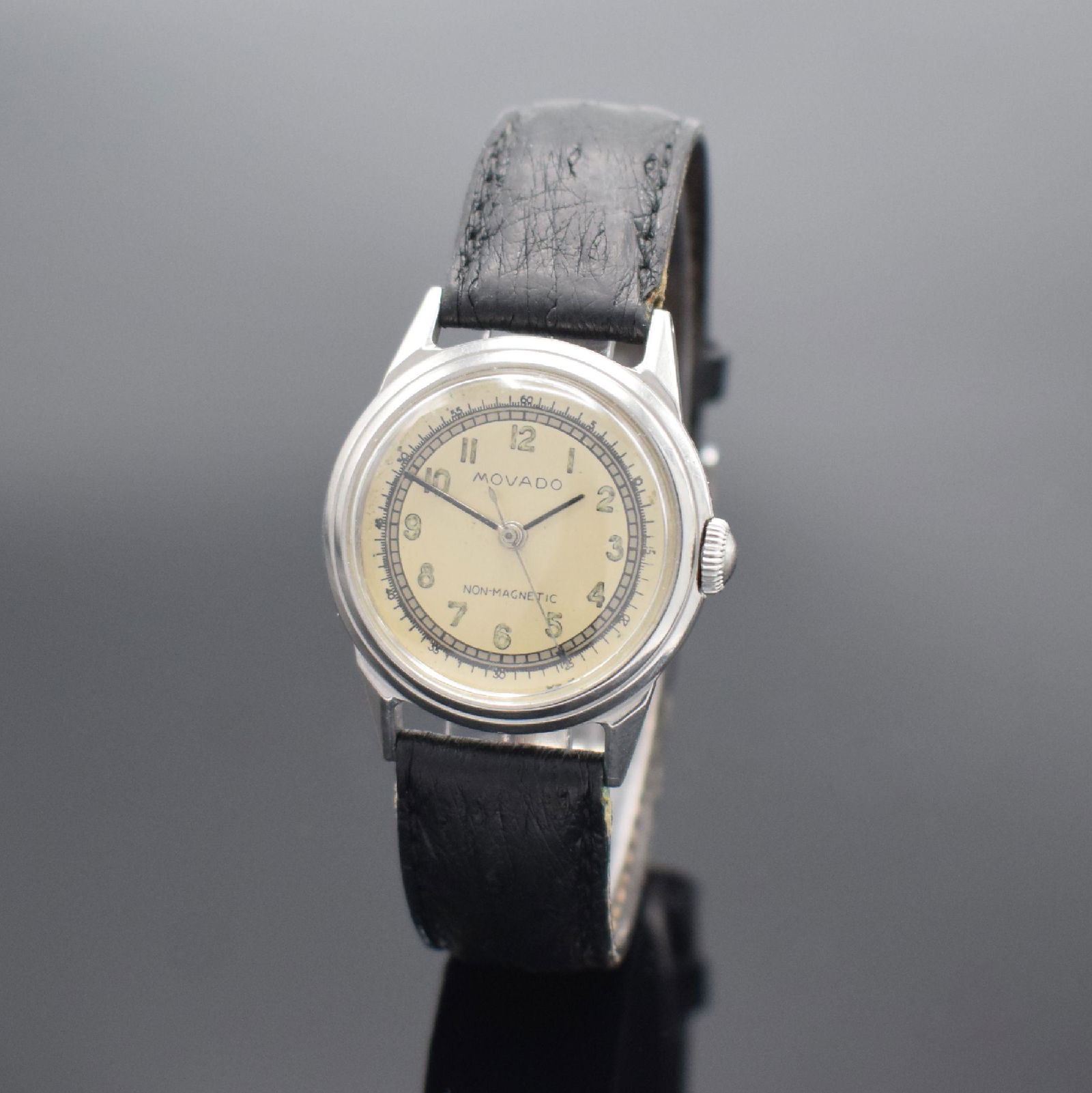 MOVADO wristwatch in steel reference 14760 (1 of 7)