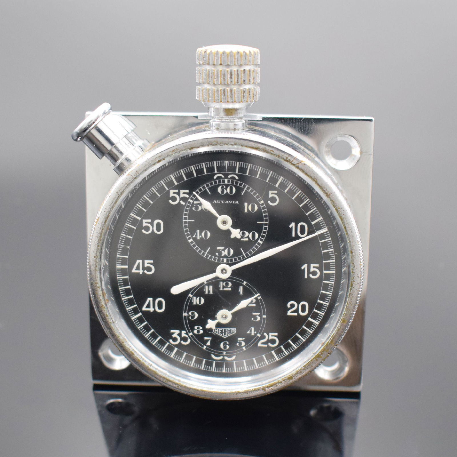 HEUER Autavia dash-mounted timer for automobiles (1 of 5)