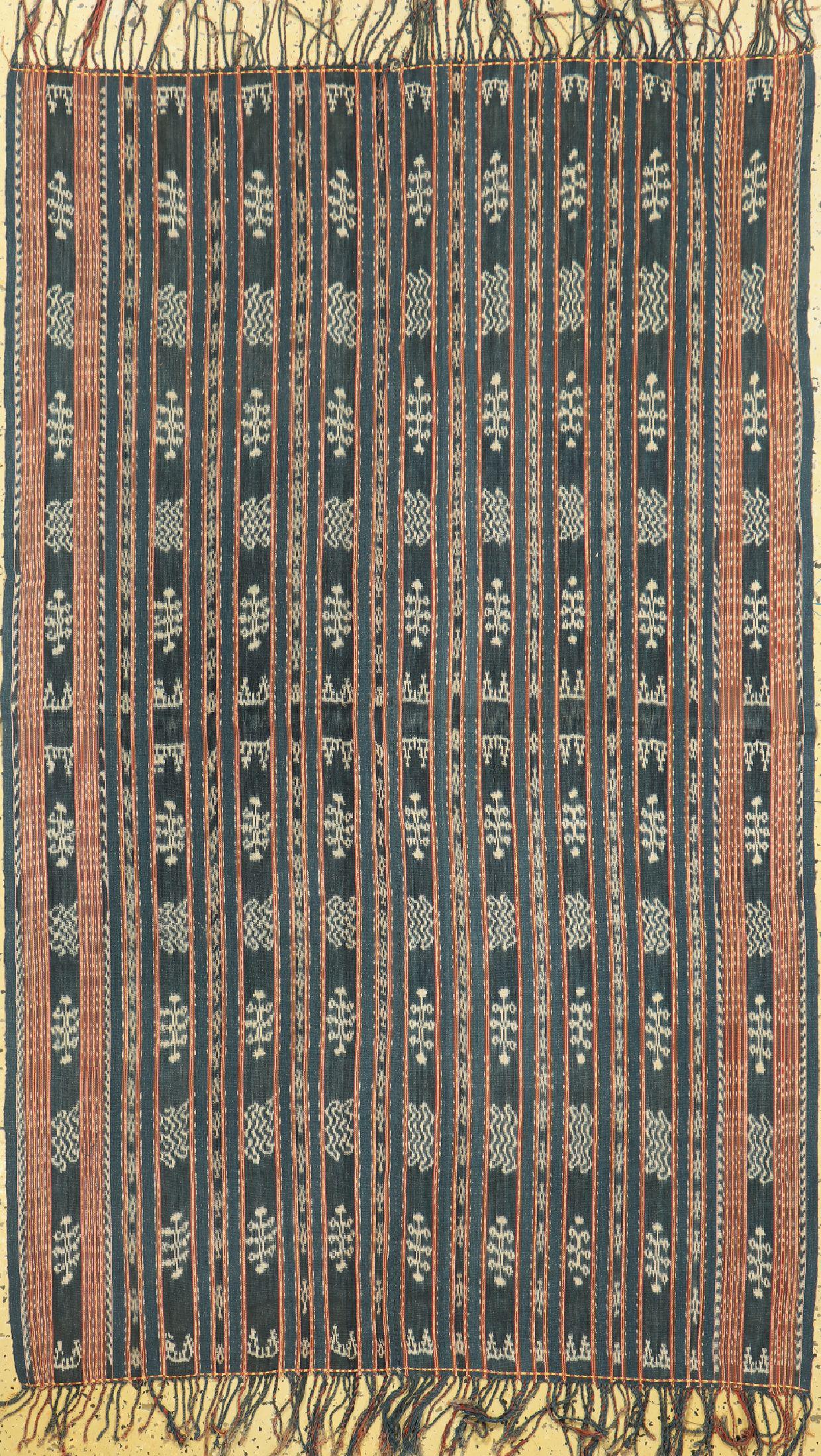 Indonesian textile, Indonesia, around 1940/1950: Indonesian textile, Indonesia, around 1940/1950, cotton, approx. 170 x 106 cm, condition: 1, 2 lanes.Rugs, Carpets & Flatweaves