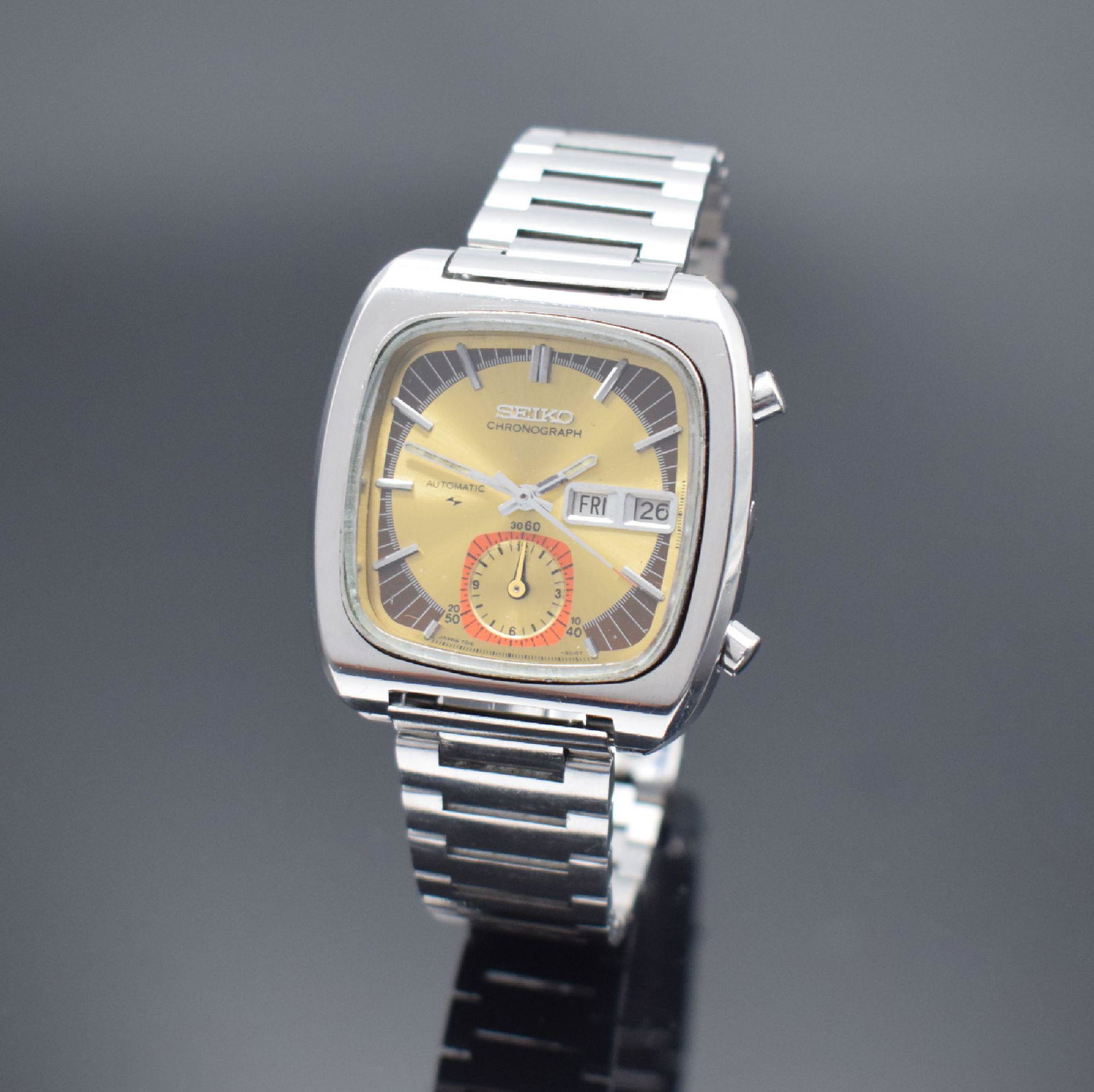 SEIKO rare Flyback-chronograph with hours and minutes (1 of 5)