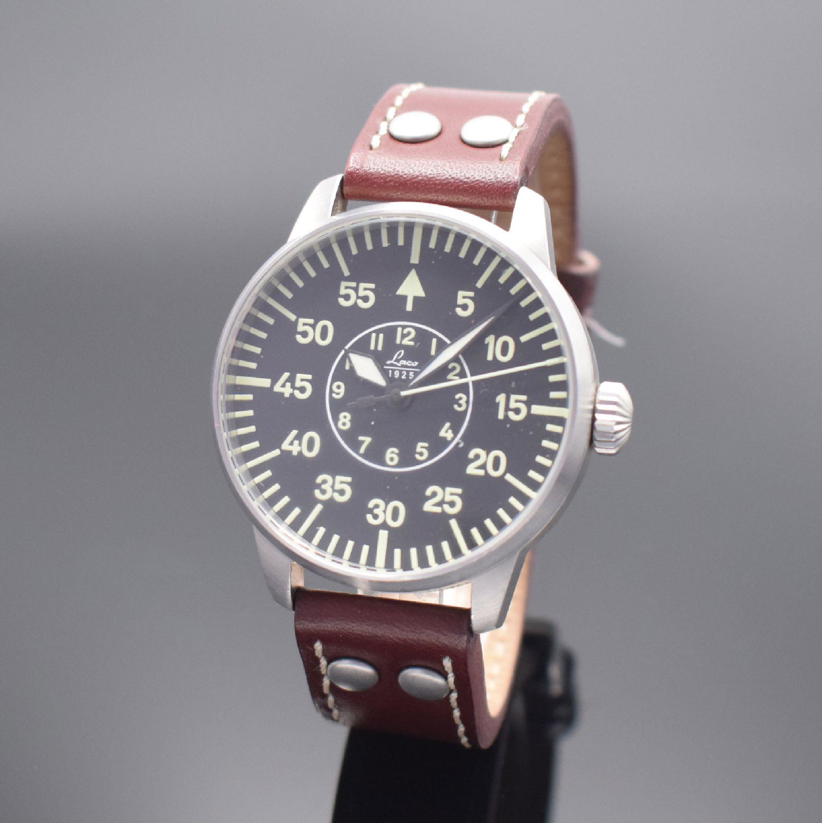 LACO gents wristwatch in pilot design: LACO gents wristwatch in pilot design reference 861690, self winding, stainless steel case including leather strap with original buckle, on both sides glazed, snap on case back, black contrast dial, d