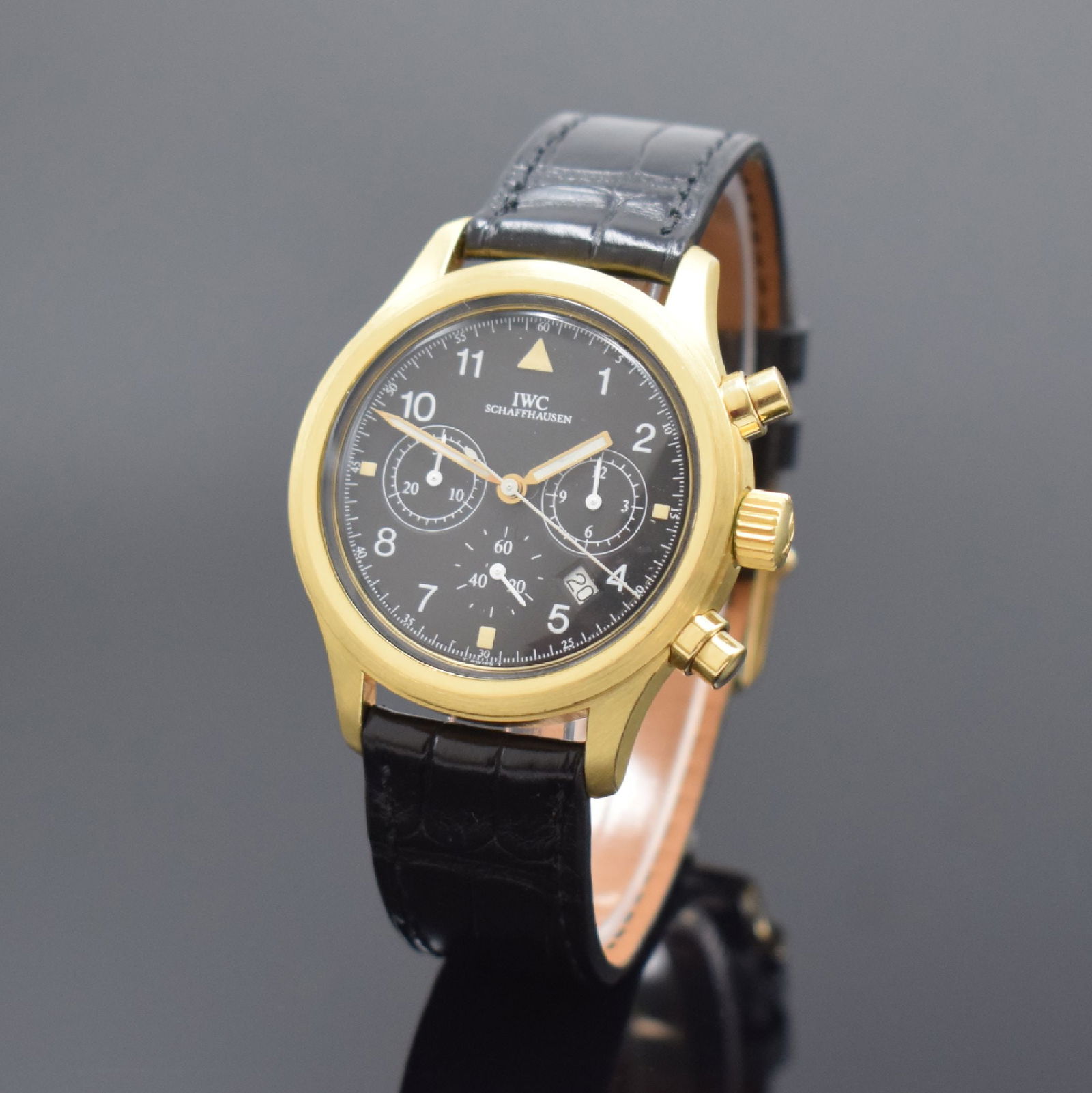 IWC rare 18k yellow gold gents wristwatch (1 of 7)