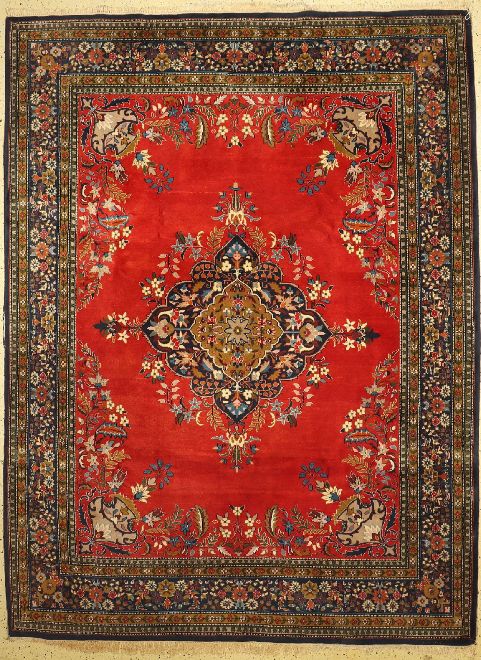 Saruk, India, approx. 40 years, wool on cotton: Saruk, India, approx. 40 years, wool on cotton, approx. 326 x 245 cm, condition: 2. Rugs, Carpets & Flatweaves