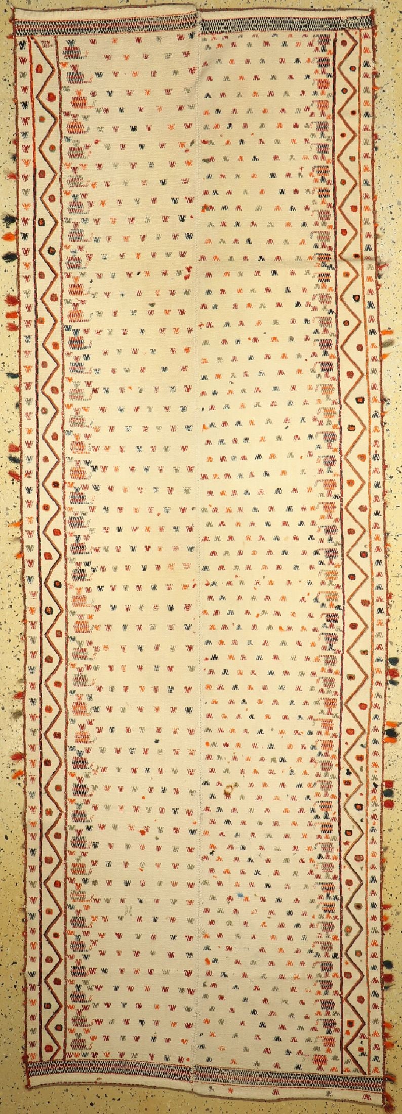 Ghashgai Schadah, Persia, around 1950, wool embroidered: Ghashgai Schadah, Persia, around 1950, wool embroidered on cotton, approx. 340 x 110 cm, condition: 2(small stains). Rugs, Carpets & Flatweaves