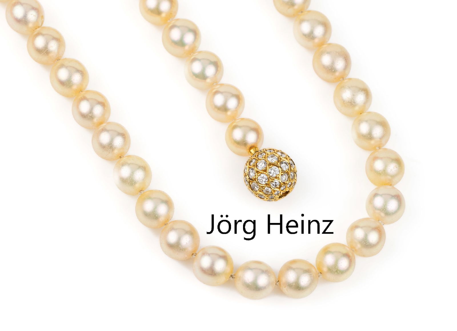Cultured pearl-necklace with 18 kt gold JOeRG HEINZ brilliant-clasp (1 of 1)