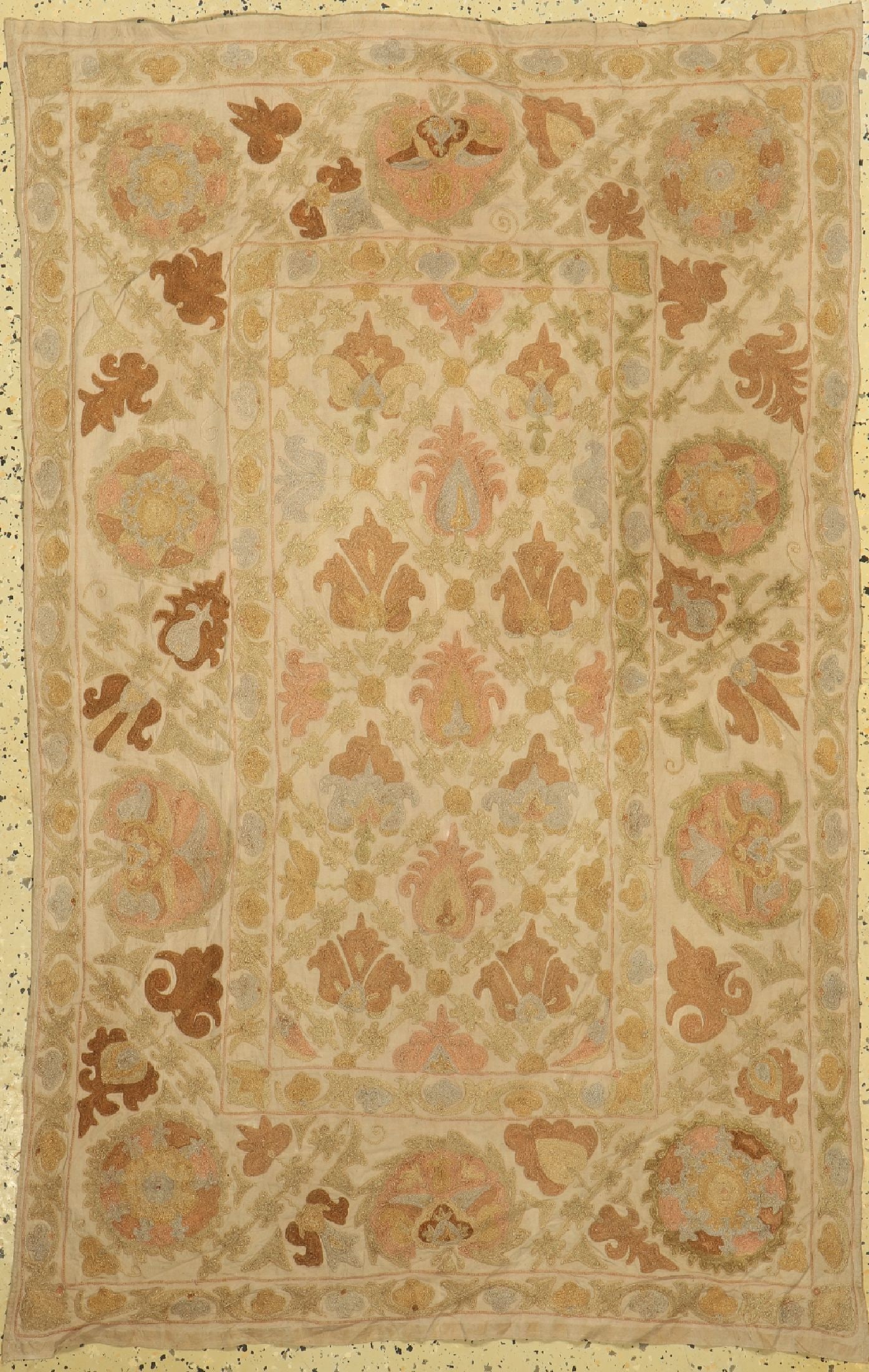 Bukhara Suzani, Turkmenistan, approx. 50 years: Bukhara Suzani, Turkmenistan, approx. 50 years, cotton embroidery, approx. 150 x 95 cm,condition: 1-2. Rugs, Carpets & Flatweaves