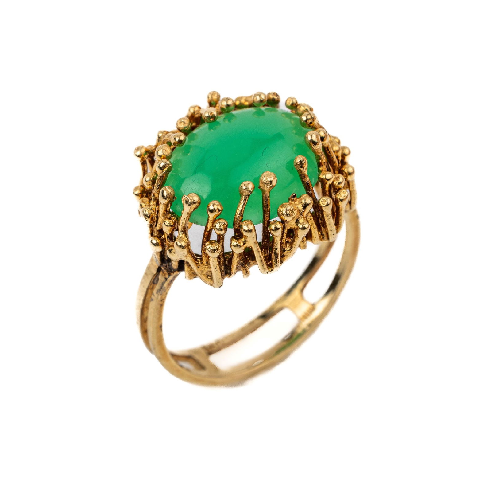 14 kt gold chrysoprase ring: 14 kt gold ring with chrysoprase , german jeweller's work 1960s, bar design with granulation ending, total approx. 5.4 g, ringsize 56