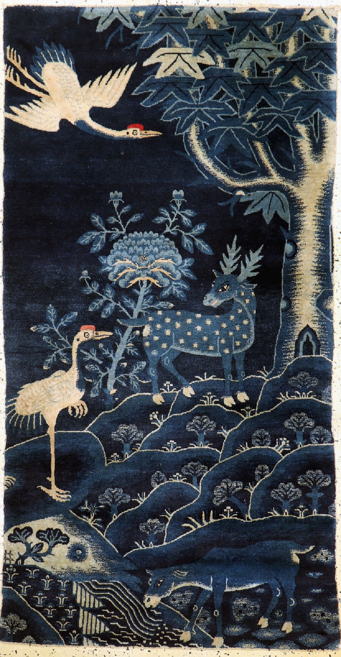 Antique Pao Tow, China, around 1900, wool on cotton (1 of 7)