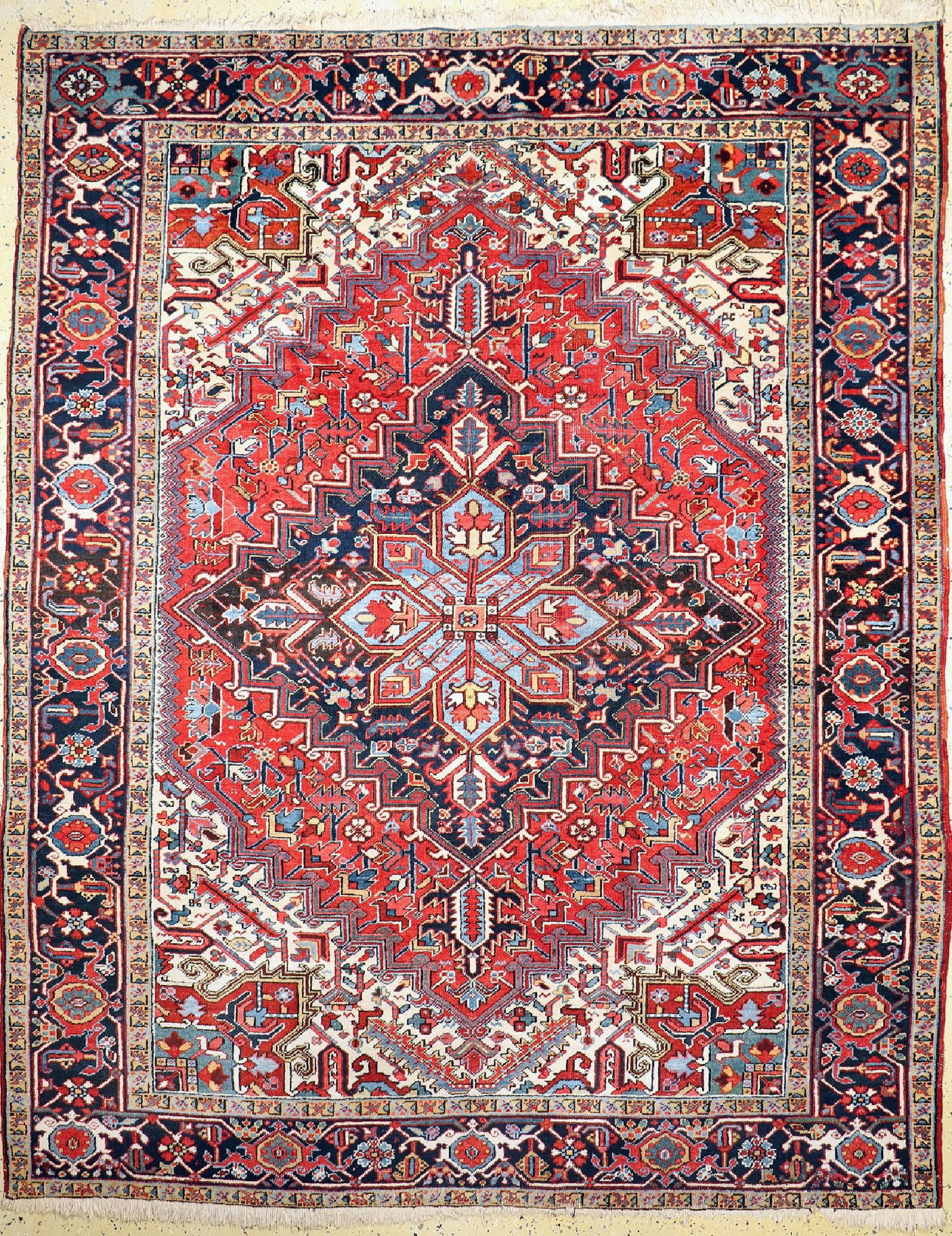 Heriz old, Persia, around 1930, wool on cotton (1 of 6)