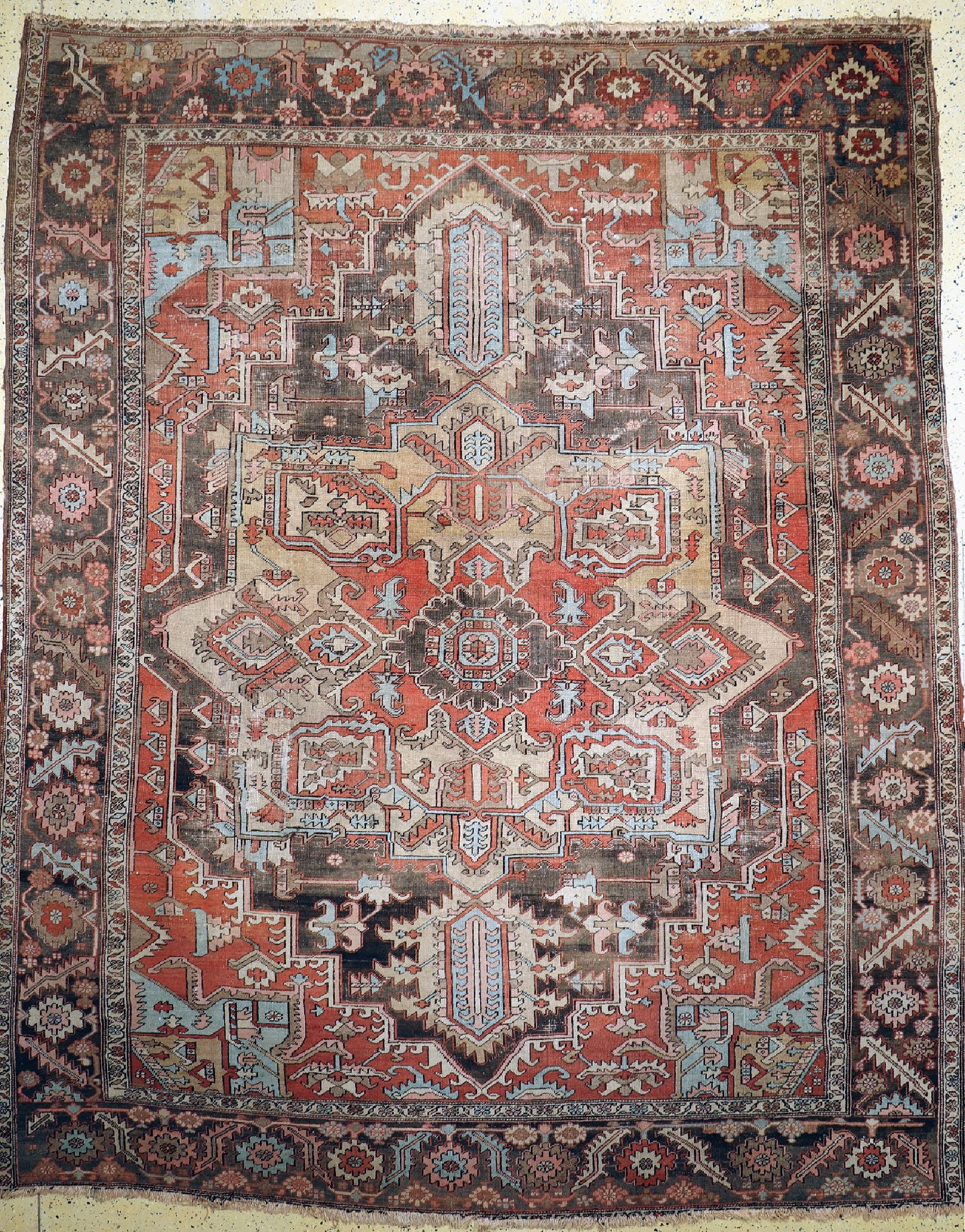 Heriz antique, Persia, around 1900, wool on cotton (1 of 7)