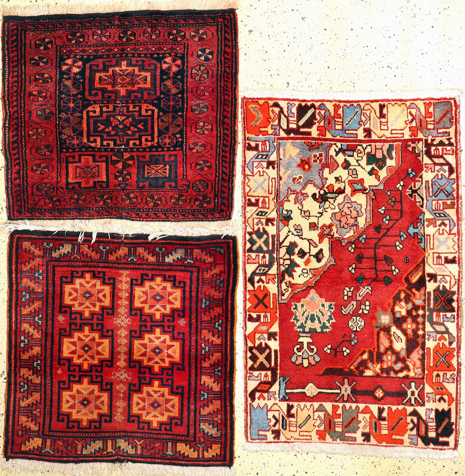 Mixed lot of Bakhtiar Wagireh & 2 Lori Poschtis: Mixed lot of Bakhtiar Wagireh & 2 Lori Poschtis, Persia, wool on cotton, approx. 120 x 74 cm & approx. 80 x 70 cm, condition: 2-3. Rugs, Carpets & Flatweaves