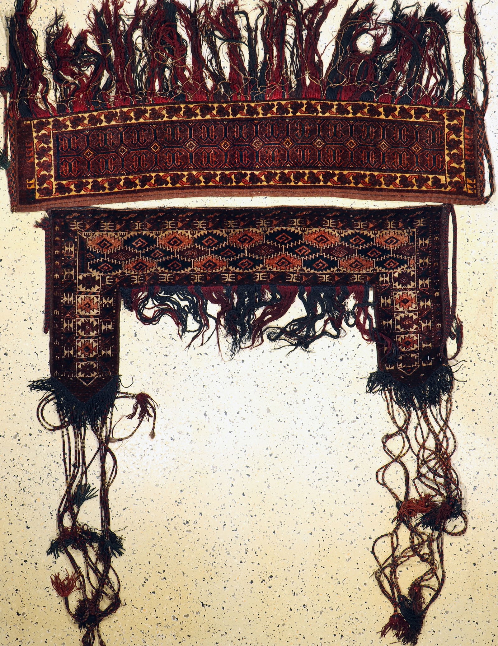 2 lot wall hanging (Kapunuk), Turkmenistan, around (1 of 7)