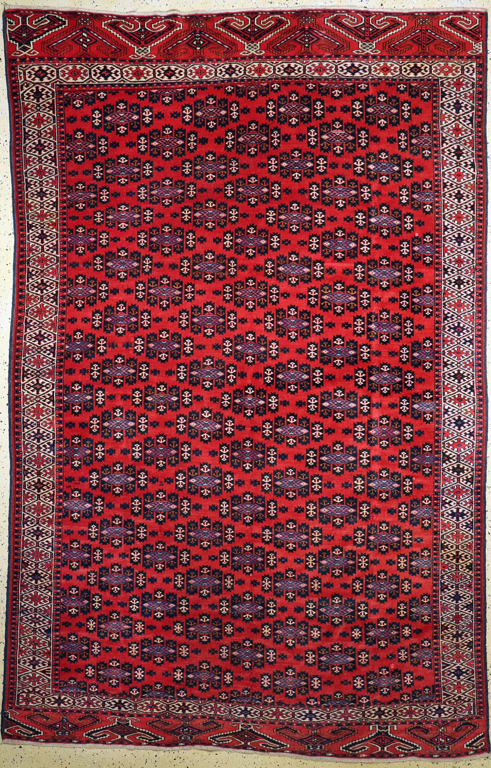 Yomud main carpet, Turkmenistan, around 1910/1920 (1 of 8)