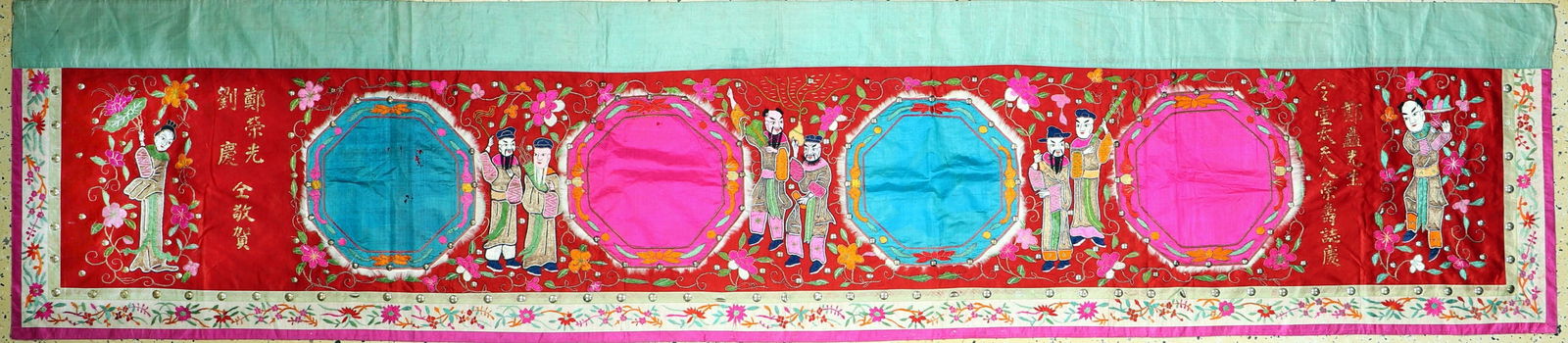 Silk-metal embroidery, China, around 1920/1930: Silk-metal embroidery, China, around 1920/1930, silk embroidery, approx. 290 x 64 cm, condition: 3, (small holes). Rugs, Carpets& Flatweaves