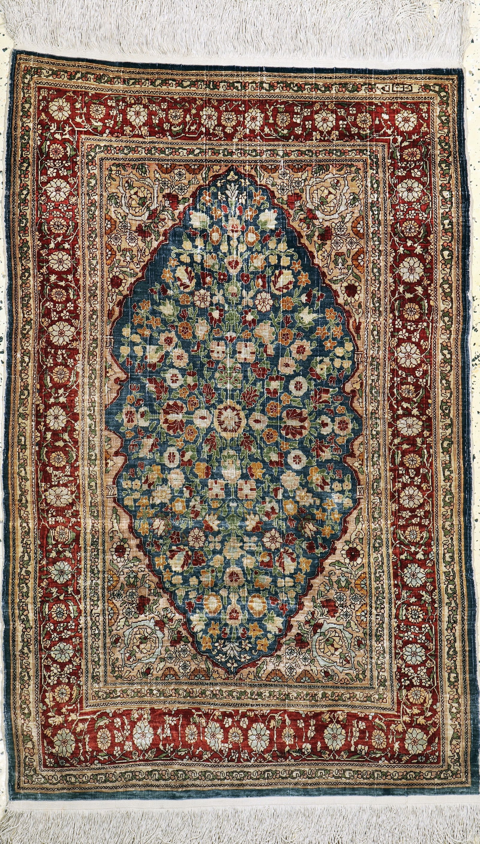 Hereke silk signed, Turkey, mid-20th century, pure natural (1 of 5)