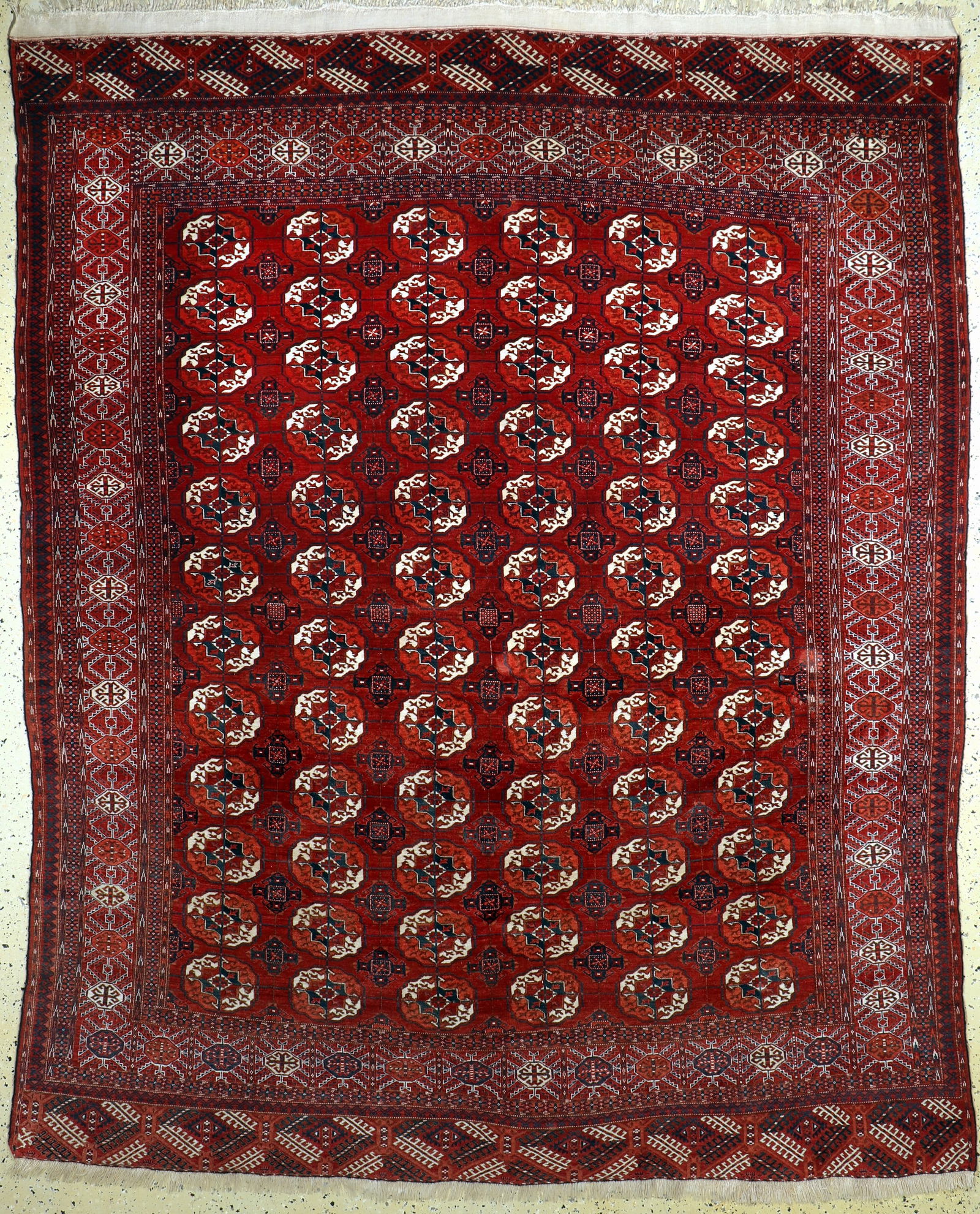 Tekke main carpet antique, Turkmenistan, around 1900 (1 of 8)
