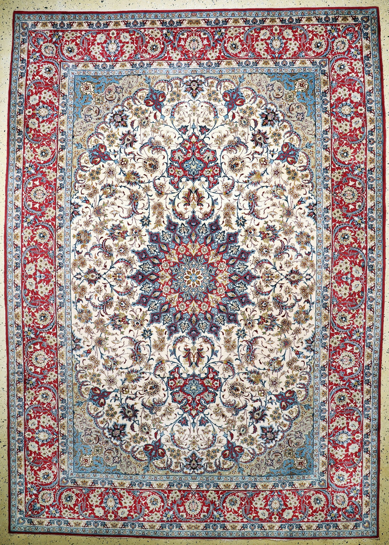 Isfahan fine, Persia, late 20th century, corkwool on (1 of 10)