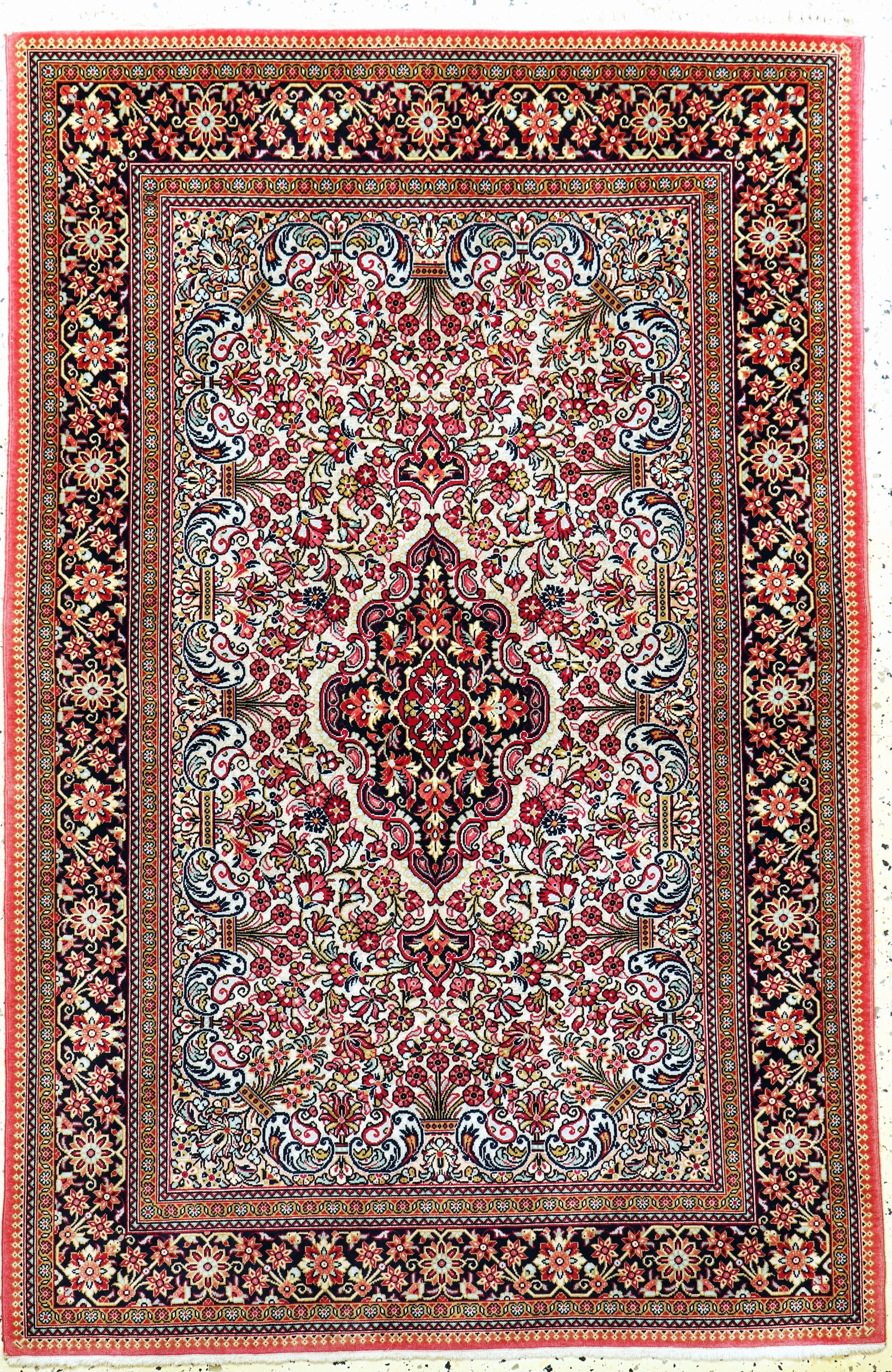 Qum cork fine # 'silk ground #', Persia, mid 20th: Qum cork fine # 'silk ground #', Persia, mid 20th century, corkwool with silk, approx. 167 x 108 cm, condition: 2. Rugs, Carpets & Flatweaves