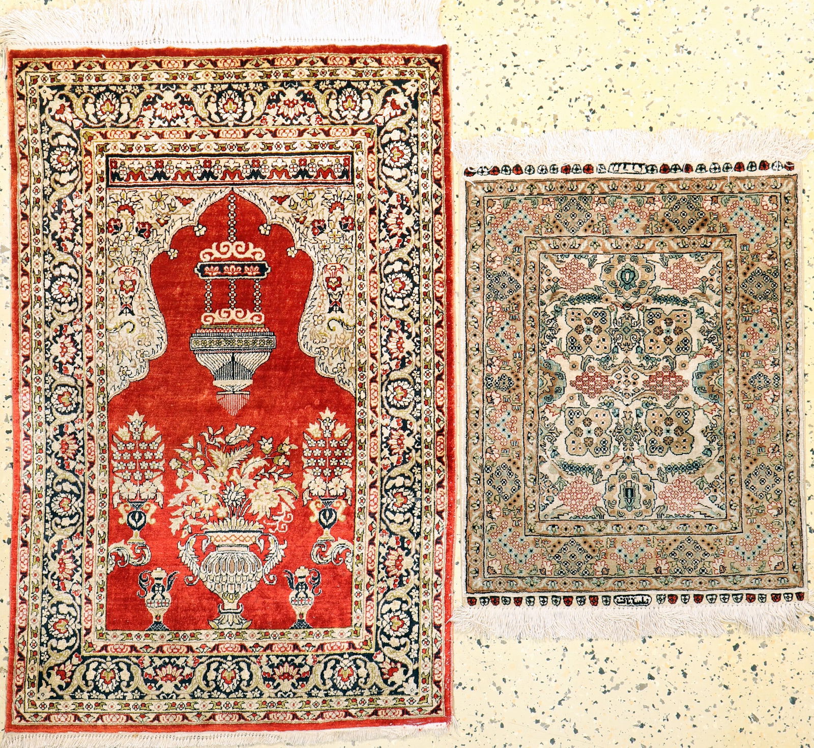 2 lots Hereke silk, China, late 20th century, pure natural (1 of 5)