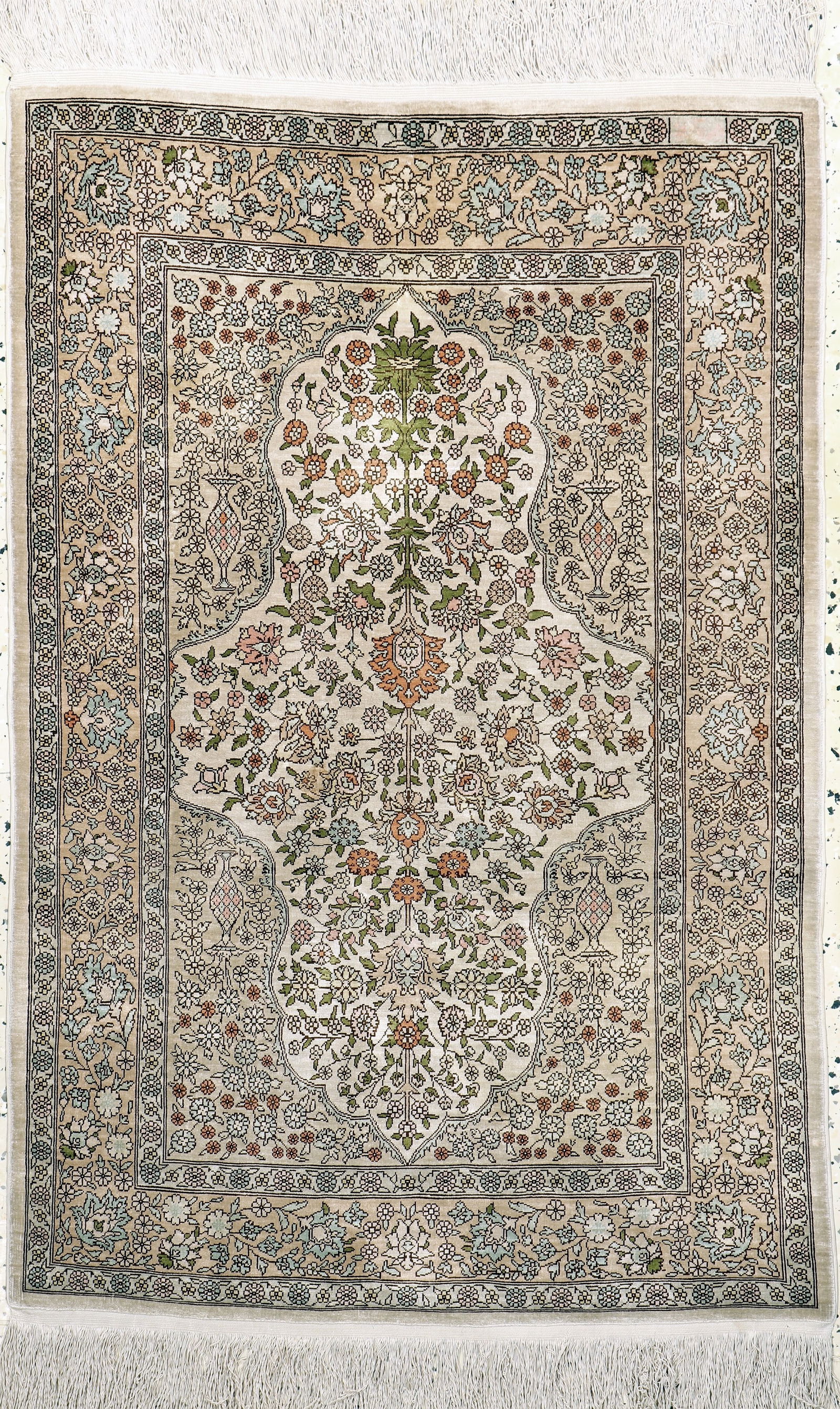 Hereke silk fine sign., Turkey, mid 20th century: Hereke silk fine sign., Turkey, mid 20th century, pure natural silk, approx. 112 x 72 cm, approx. 1.0 million kn/sm, condition: 2. Rugs Carpets & Flatweaves condition Overall condition 1 almost perfec
