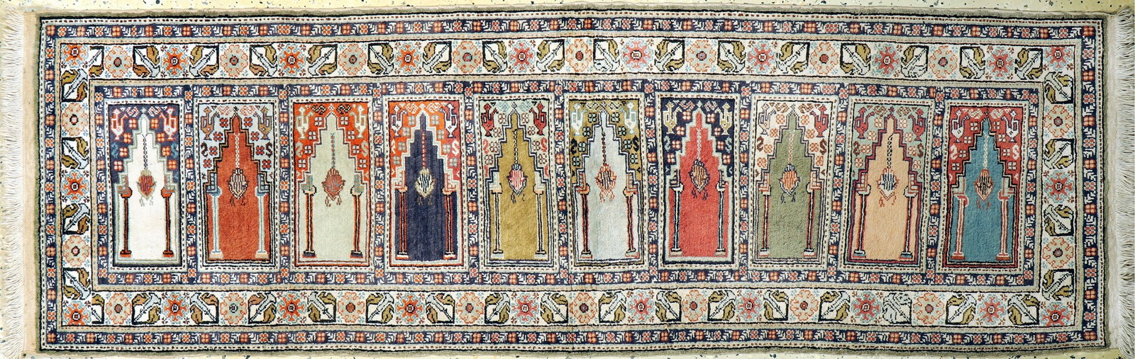 Kayseri Flosch # 'Saf #', Turkey, late 20th century: Kayseri Flosch # 'Saf #', Turkey, late 20th century, merzerized cotton, approx. 187 x 61 cm, condition: 2. Rugs Carpets & Flatweaves condition Overall condition 1 almost perfect condition or as good a