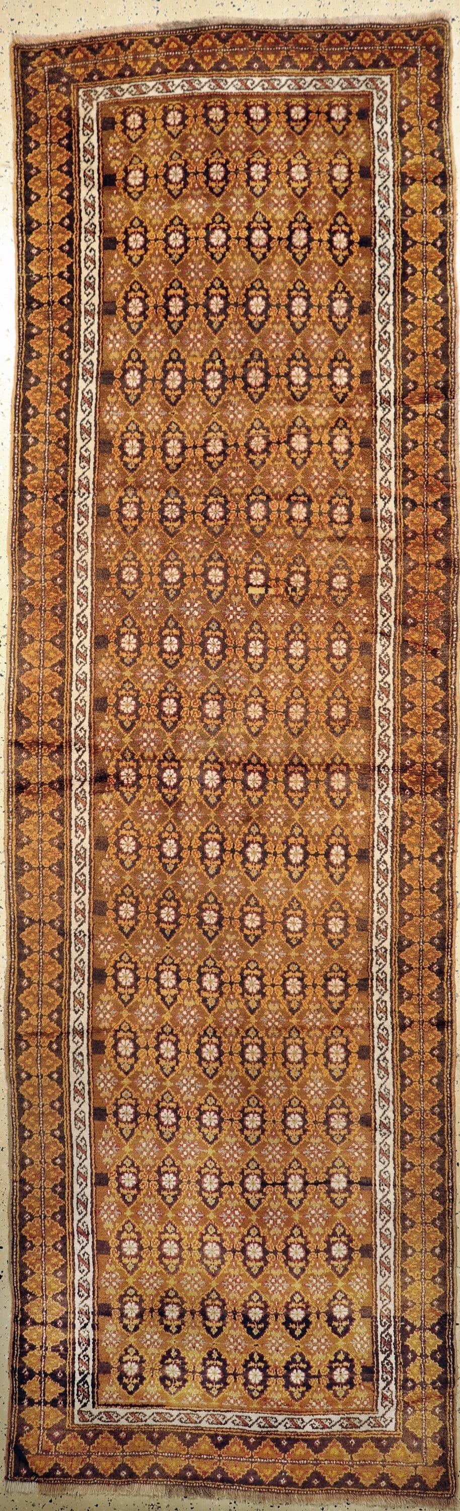 Kurdischer # 'village carpet #', Persia, around 1900: Kurdischer # 'village carpet #', Persia, around 1900, wool on wool, approx. 367 x 113 cm, minimal moth-damage, condition: 2. Rugs Carpets & Flatweaves condition Overall condition 1 almost perfect cond