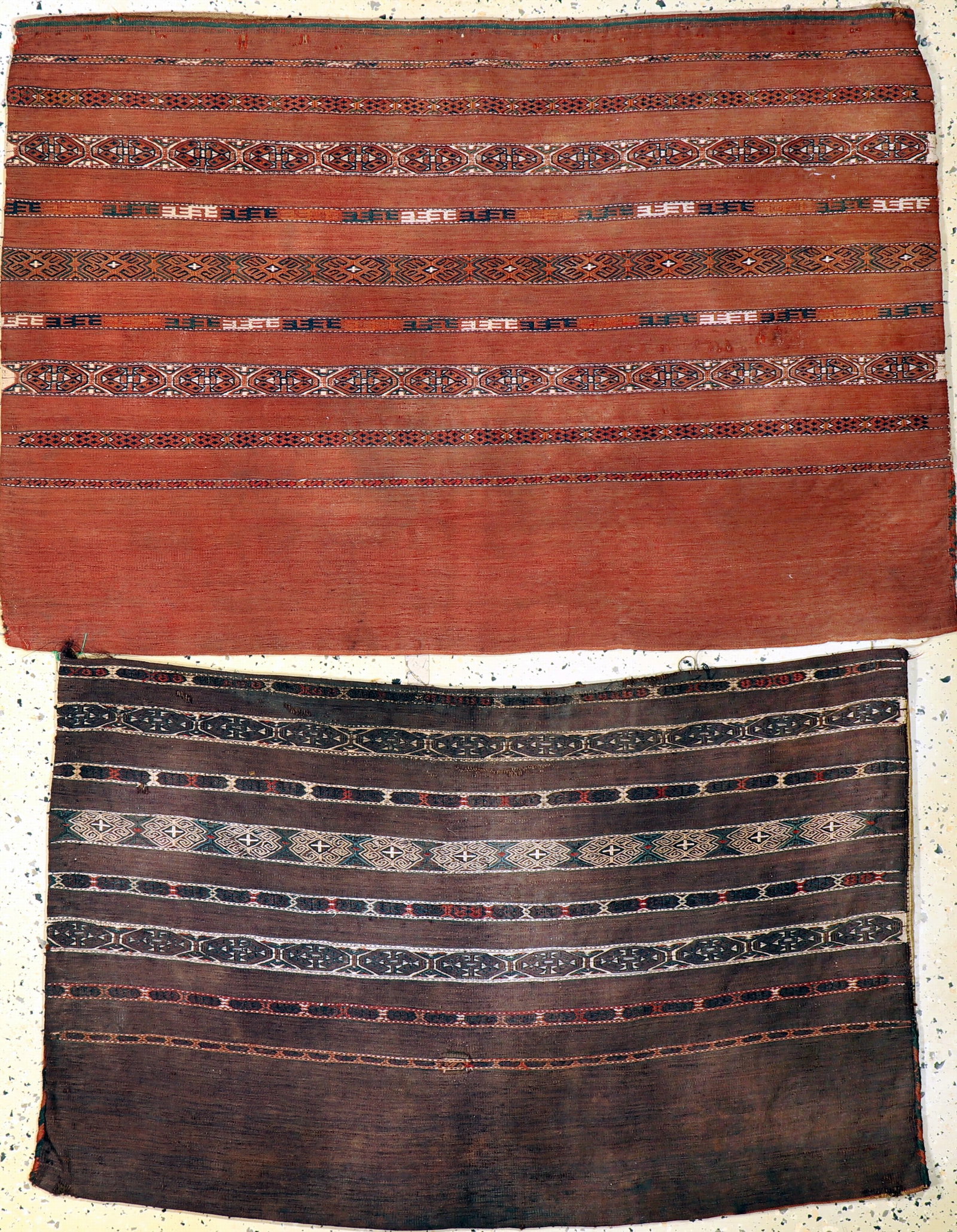2 Lots Ak-Jowal antique, Turkmenistan, around 1900, wool: 2 Lots Ak-Jowal antique, Turkmenistan, around 1900, wool on wool, approx. 120 x 80 cm, condition: 3. Rugs Carpets & Flatweaves condition Overall condition 1 almost perfect condition or as good as new.
