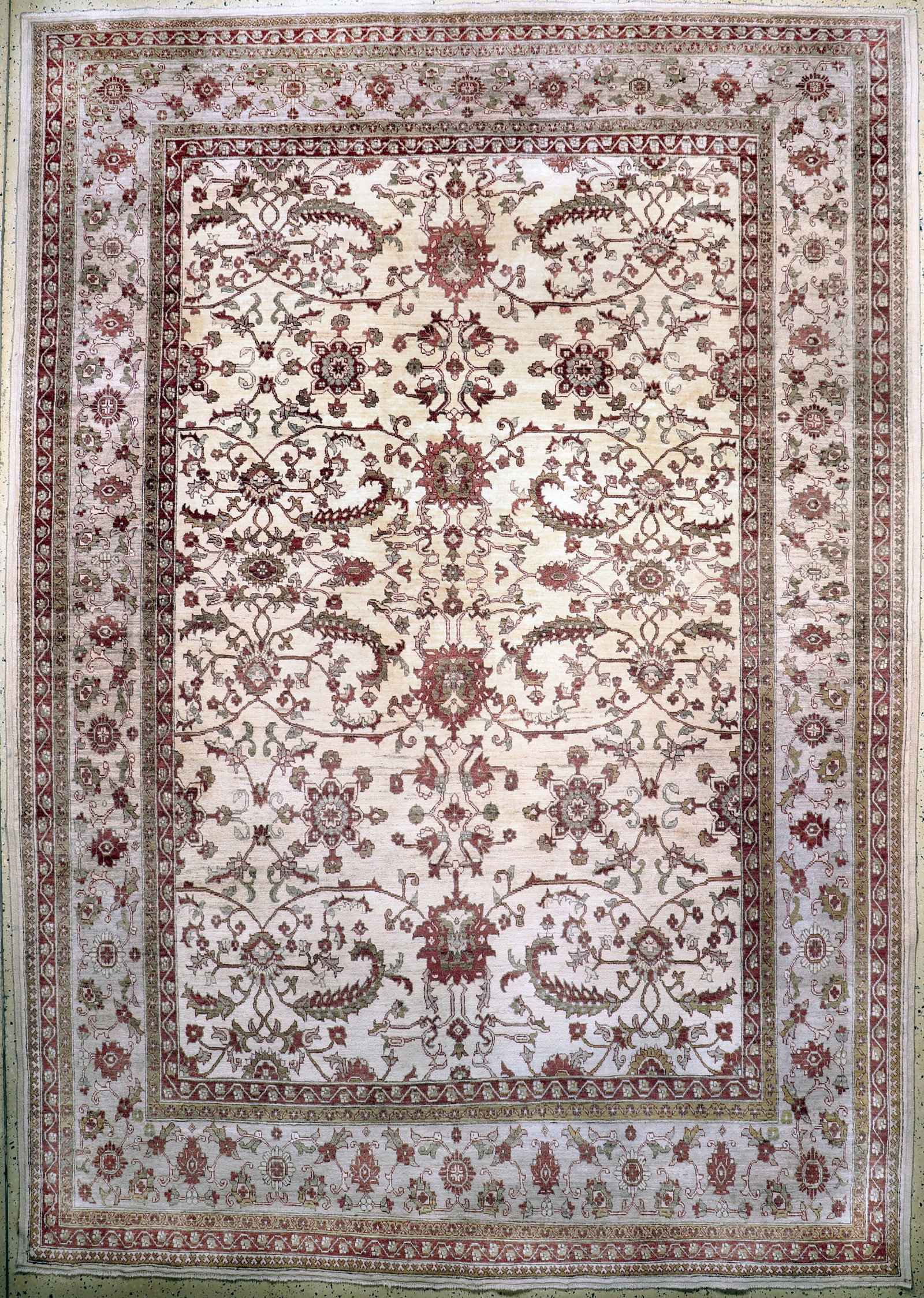 Sigler, Pakistan, late 20th century, wool on cotton: Sigler, Pakistan, late 20th century, wool on cotton, approx. 378 x 268 cm, in need of cleaning, condition: 2. Rugs, Carpets and Flatweaves