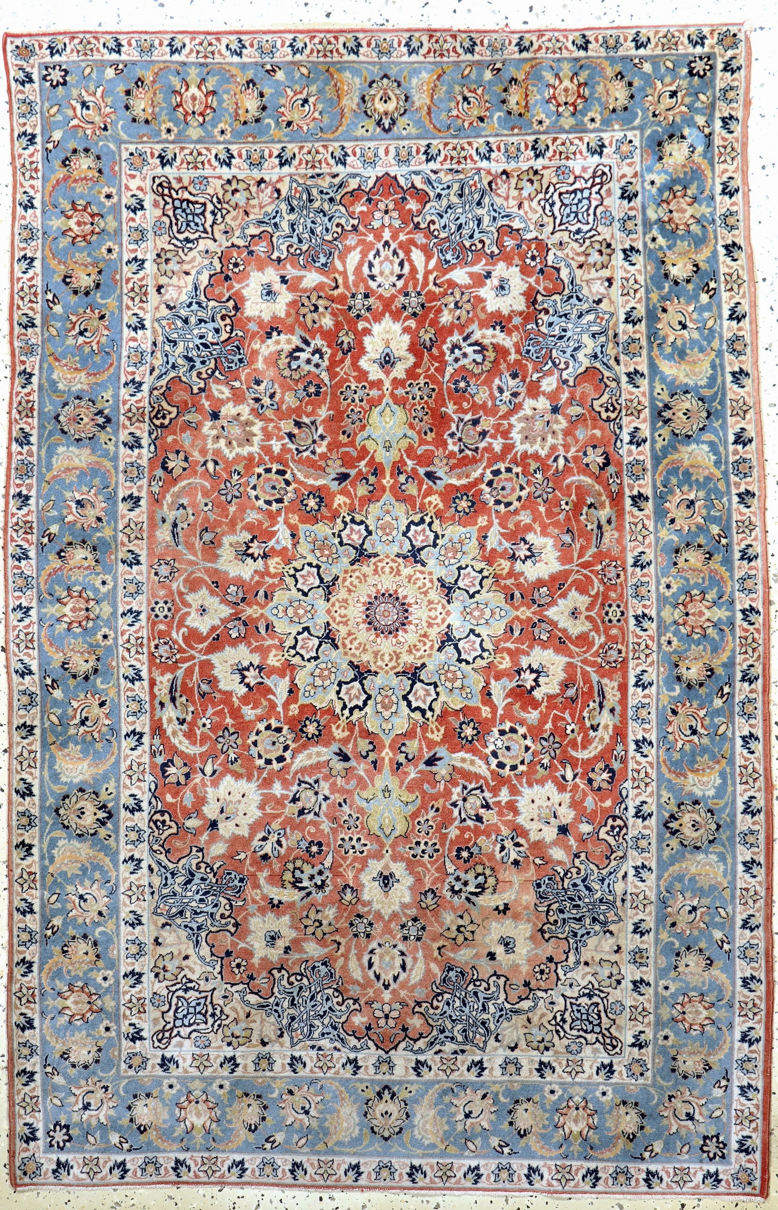 Isfahan fine, Persia, mid 20th century, corkwool on: Isfahan fine, Persia, mid 20th century, corkwool on silk, approx. 170 x 112 cm, in need of cleaning, condition: 2-3. Rugs, Carpets and Flatweaves