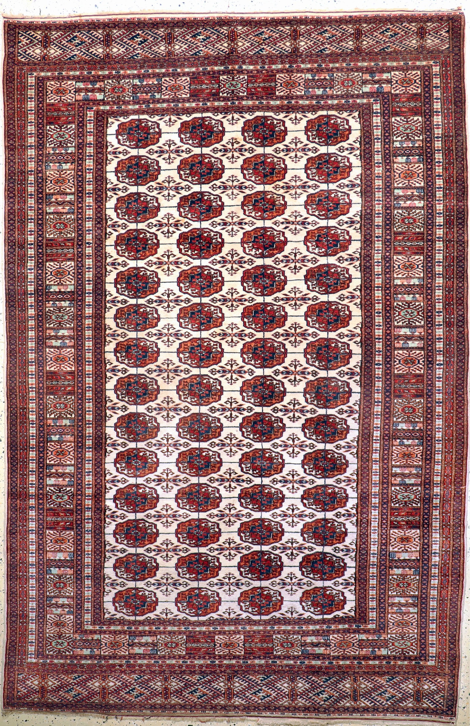 Torkmen fine old, Persia, mid -20th century, wool on: Torkmen fine old, Persia, mid -20th century, wool on wool, approx. 284 x 189 cm, cleaned, condition: 2 (small moth-damage). Rugs, Carpets & Flatweaves