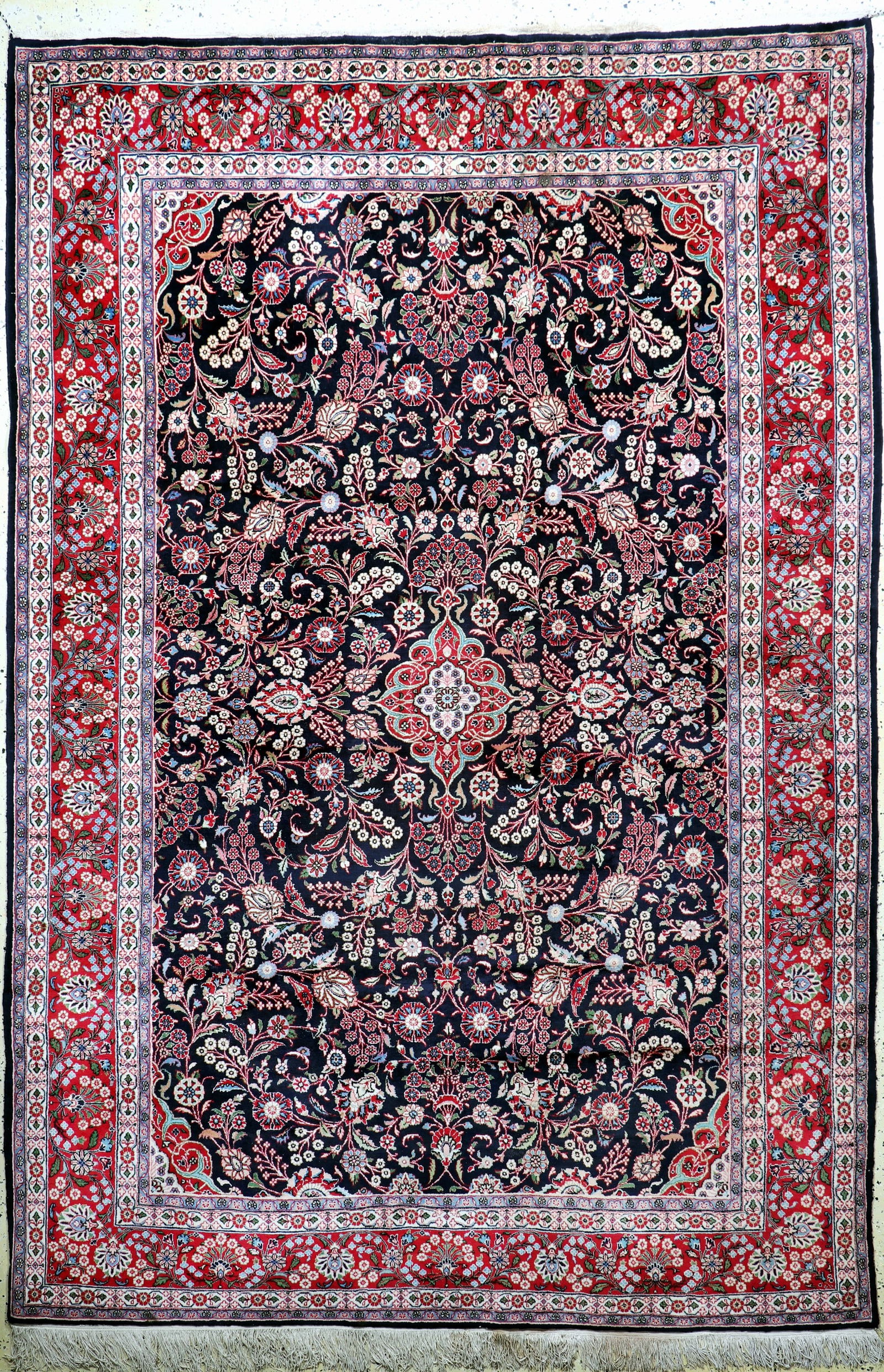 Saruk, Persia, mid 20th century, wool on cotton: Saruk, Persia, mid 20th century, wool on cotton, approx. 303 x 206 cm, condition: 2, cleaning in need. Rugs, Carpets & Flatweaves